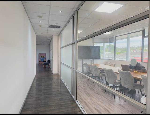 BUSINESS PROPERTY TO RENT IN CLAREMONT